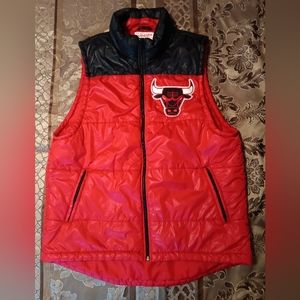 MITCHELL AND NESS CHICAGO BULLS PUFFER VEST, MEN'S LARGE